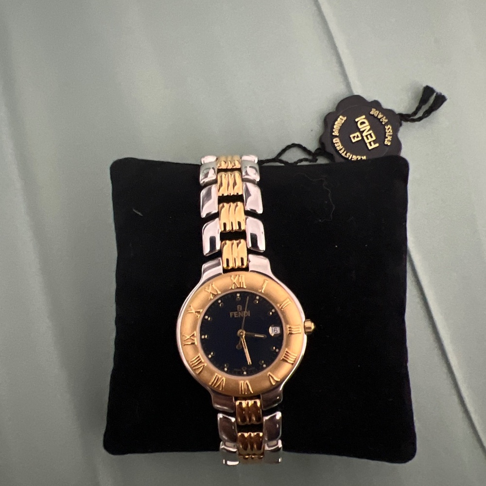 Vintage fendi watch